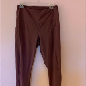 Stretchy leggings with pockets
